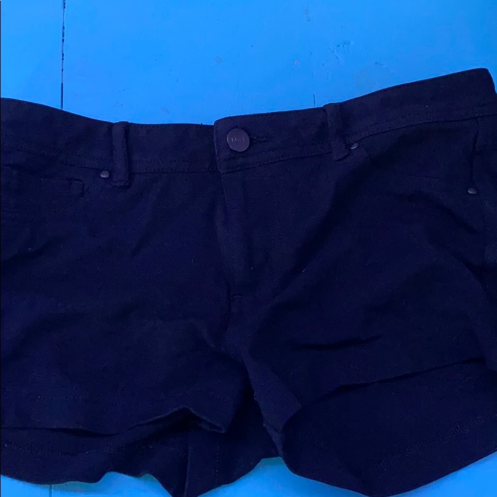Black shorts (medium)